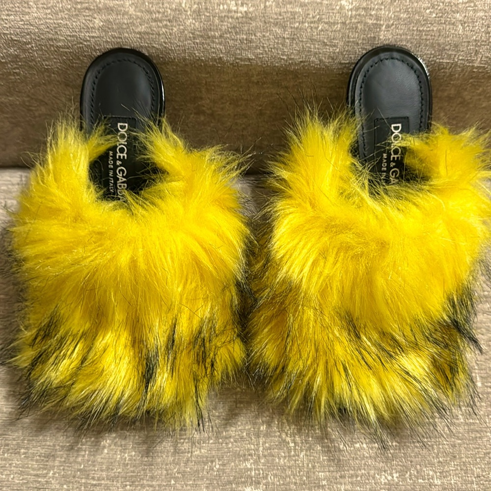 Brand new Dolce & Gabbana faux fur mules size 6.